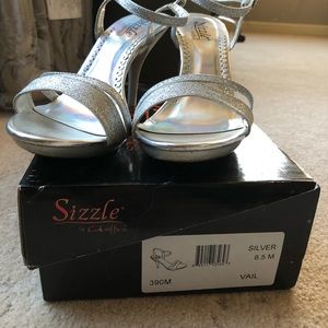 Sizzle Coloriffics Silver glitter Heels size 8.5